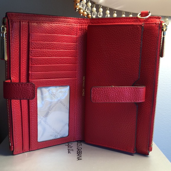 Flash Sale💥💥Michael Kors wallet/wristlet. Beautiful red!!!! Price firm - Picture 6 of 16